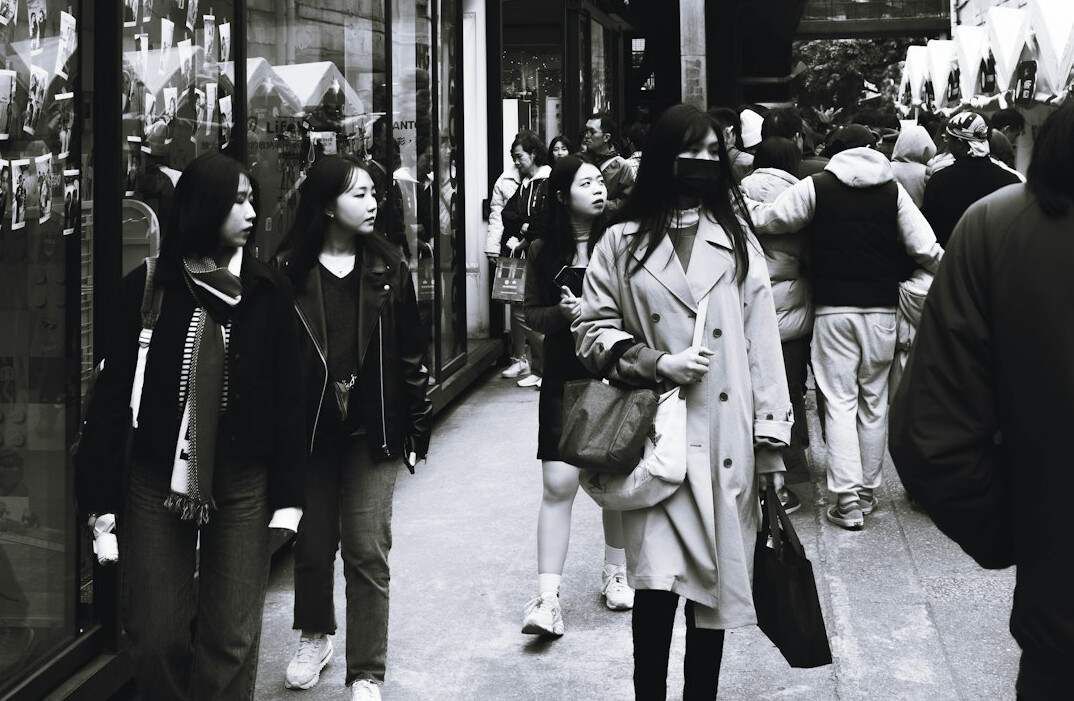 store detective observing shoppers